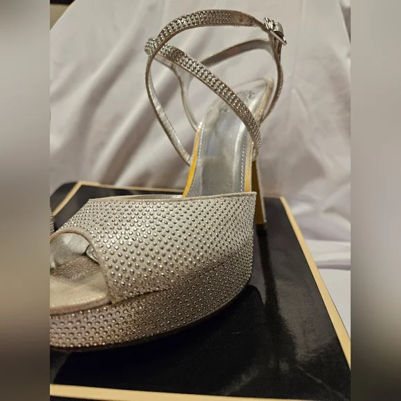 I. MILLER Sherita-FY Bride Prom Silver Platform SZ 7 Womens Strappy Heels - Picture 4 of 12